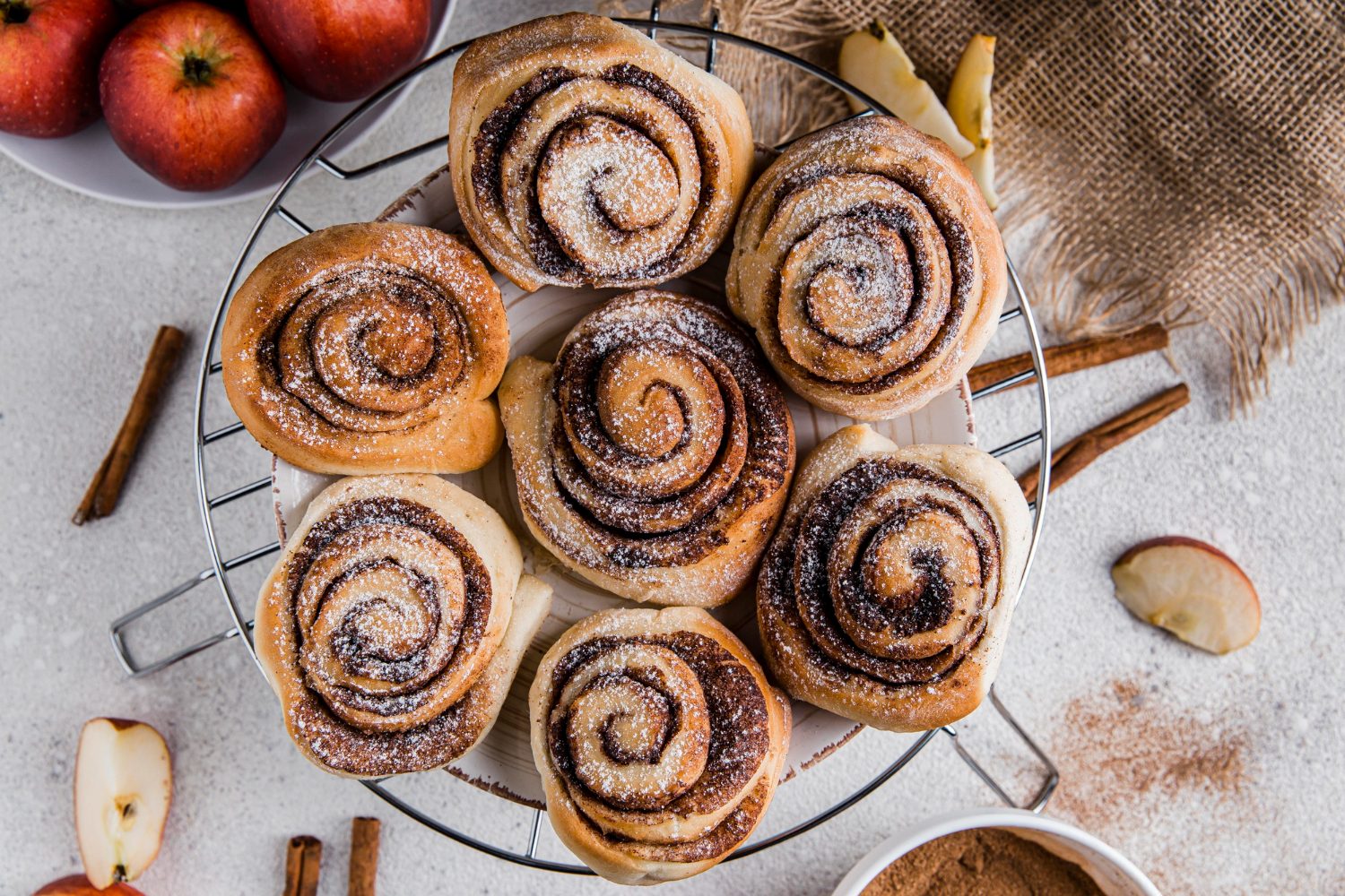 Cinnamon Rolls with Apple Pie Filling: A Delicious Fusion of Favorites